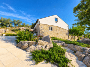 Moradia isolada T2 com jardim em Vila de Punhe